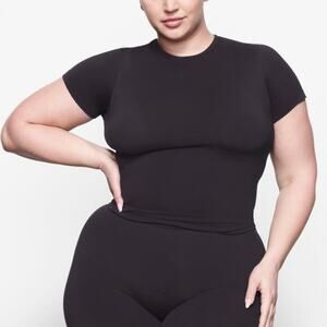 SKIMS | Soft Smoothing Seamless T-Shirt Onyx Size 3X